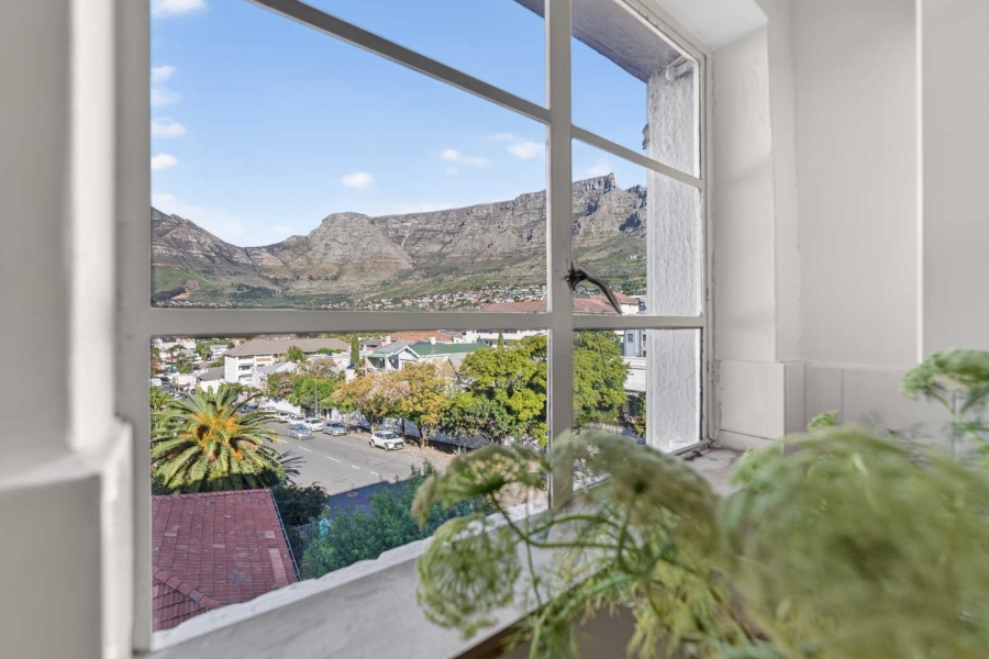 2 Bedroom Property for Sale in Gardens Western Cape